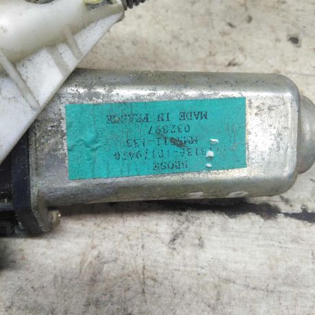 steklopodieemnik-elektriceskii-zadnii-pravyi-volvo-s40-volvo-v40-art-99275-big-1