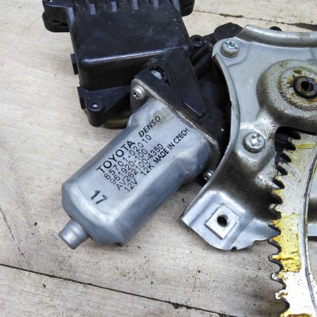 steklopodieemnik-elektriceskii-perednii-pravyi-toyota-avensis-iii-art-99637-big-3
