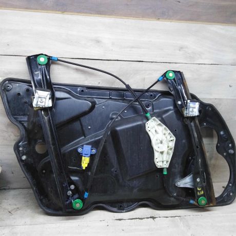 steklopodieemnik-elektriceskii-perednii-pravyi-volkswagen-passat-b6-art-99749-big-3