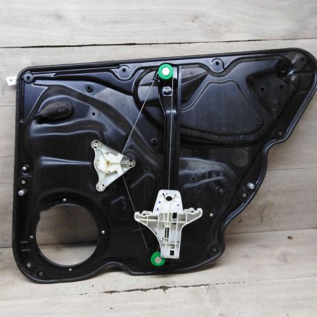 steklopodieemnik-elektriceskii-zadnii-levyi-volkswagen-passat-b6-art-99838-big-2