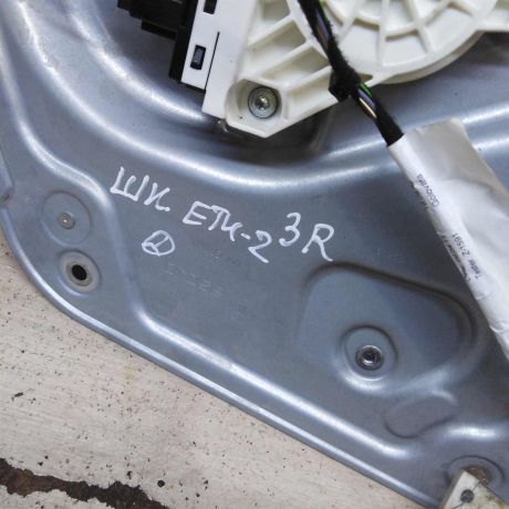 steklopodieemnik-elektriceskii-zadnii-pravyi-skoda-yeti-art-99865-big-4