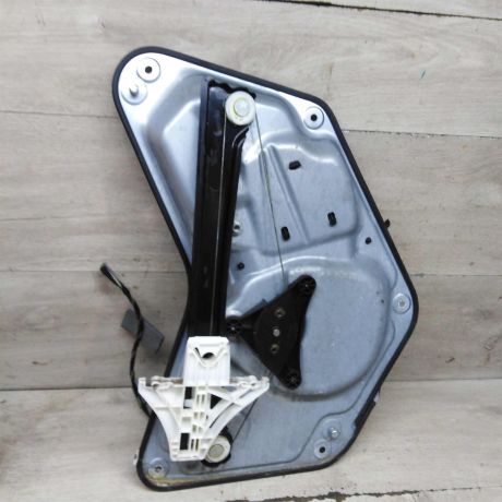 steklopodieemnik-elektriceskii-zadnii-pravyi-skoda-yeti-art-99865-big-2