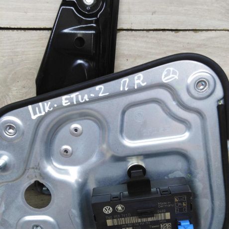 steklopodieemnik-elektriceskii-perednii-pravyi-skoda-yeti-art-99891-big-3