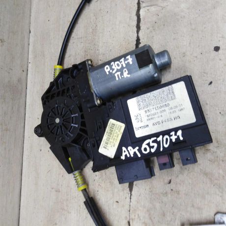 steklopodieemnik-elektriceskii-perednii-pravyi-peugeot-307-art-100245-big-3