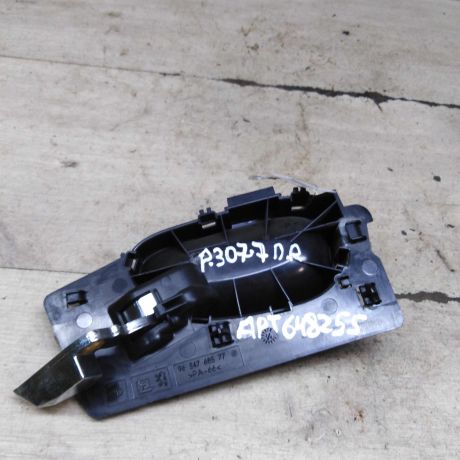 rucka-dveri-vnutrenniaia-pravaia-peugeot-307-art-100309-big-2