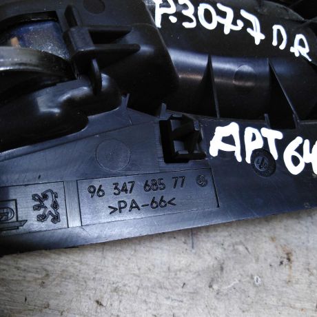 rucka-dveri-vnutrenniaia-pravaia-peugeot-307-art-100309-big-1