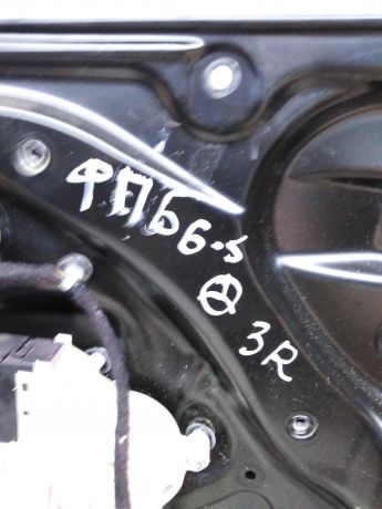 steklopodieemnik-elektriceskii-zadnii-pravyi-volkswagen-passat-b6-art-100475-big-1