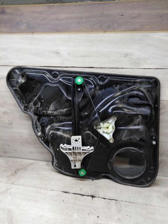 steklopodieemnik-elektriceskii-zadnii-pravyi-volkswagen-passat-b6-art-100475-big-4