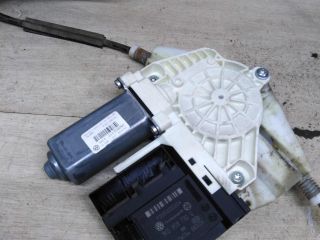steklopodieemnik-elektriceskii-perednii-pravyi-volkswagen-passat-b6-art-100477