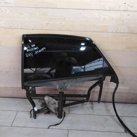 steklopodieemnik-zadnii-levyi-elektriceskii-audi-a6-c5-art-100637-big-0