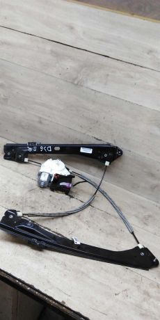 steklopodieemnik-elektriceskii-volkswagen-jetta-vi-perednii-pravyi-art-100933-big-2