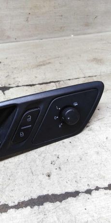 perekliucatel-regulirovki-zerkal-rucka-otkryvaniia-dveri-levaia-vnutrenniaia-volkswagen-jetta-vi-art-101130-big-5