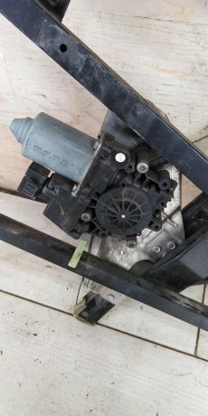 steklopodieemnik-elektriceskii-zadnii-pravyi-audi-a6-c5-art-101286-big-6