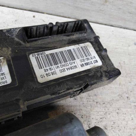 steklopodieemnik-elektriceskii-perednii-levyi-renault-fluence-1-art-101302-big-5