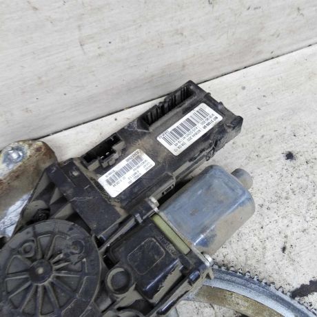 steklopodieemnik-elektriceskii-perednii-levyi-renault-fluence-1-art-101302-big-7