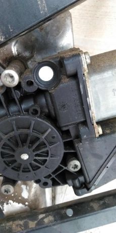 steklopodieemnik-elektriceskii-zadnii-levyi-audi-a6-c5-art-101311-big-2