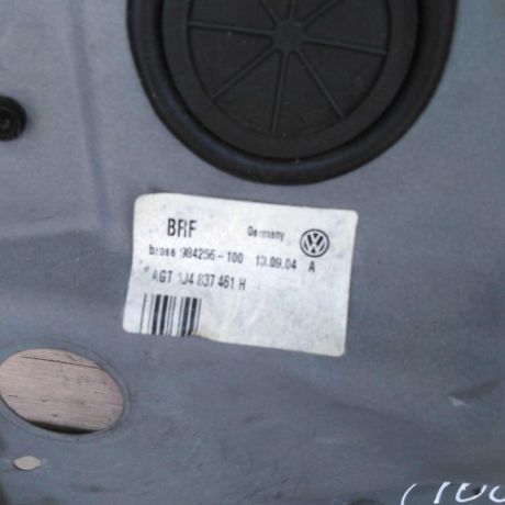 steklopodieemnik-elektriceskii-volkswagen-golf-4-volkswagen-bora-art-101651-big-3