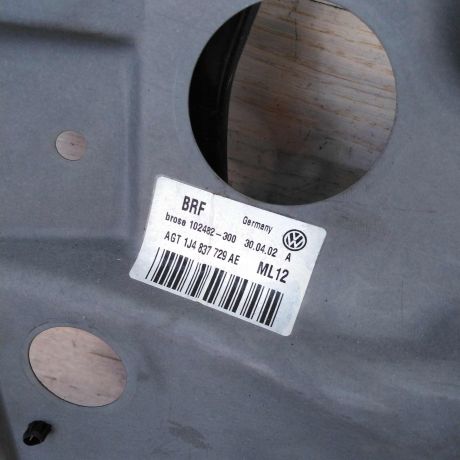 steklopodieemnik-elektriceskii-volkswagen-golf-4-volkswagen-bora-art-101653-big-4