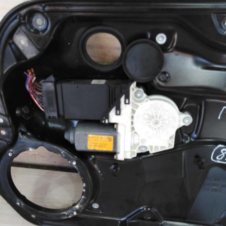 steklopodieemnik-elektriceskii-volkswagen-golf-4-volkswagen-bora-art-101655-big-2