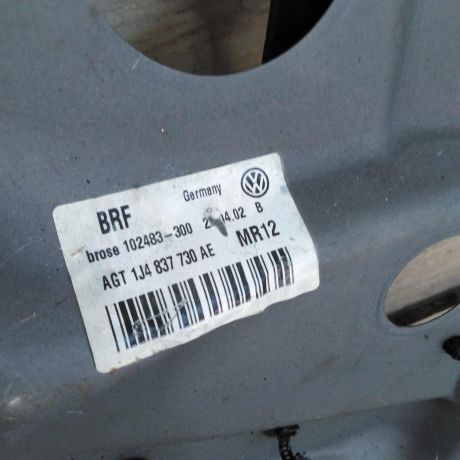 steklopodieemnik-elektriceskii-volkswagen-golf-4-volkswagen-bora-art-101656-big-4