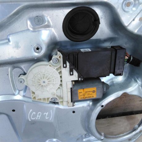 steklopodieemnik-elektriceskii-volkswagen-golf-4-volkswagen-bora-art-101658-big-1