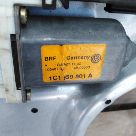 steklopodieemnik-elektriceskii-volkswagen-golf-4-volkswagen-bora-art-101658-big-5