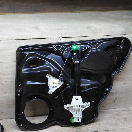 steklopodieemnik-elektriceskii-zadnii-levyi-volkswagen-passat-b6-art-101805-big-3