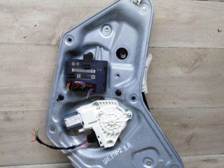 steklopodieemnik-elektriceskii-zadnii-pravyi-skoda-yeti-i-art-101831