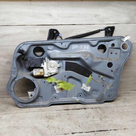 steklopodieemnik-elektriceskii-perednii-pravyi-volkswagen-bora-volkswagen-jetta-4-volkswagen-golf-4-art-102582-big-0