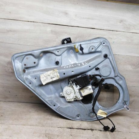 steklopodieemnik-elektriceskii-zadnii-levyi-volkswagen-bora-volkswagen-jetta-4-art-102584-big-0