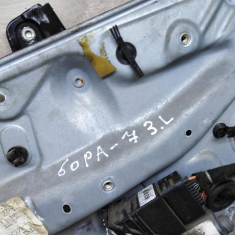 steklopodieemnik-elektriceskii-zadnii-levyi-volkswagen-bora-volkswagen-jetta-4-art-102584-big-1