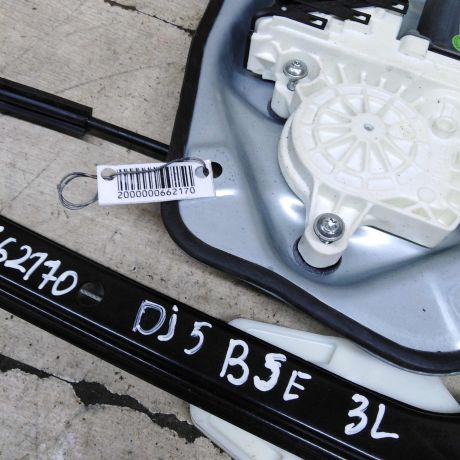 steklopodieemnik-elektriceskii-zadnii-levyi-volkswagen-jetta-5-art-102986-big-1