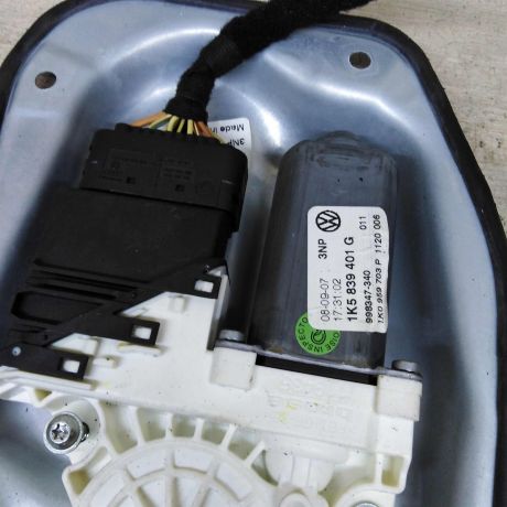 steklopodieemnik-elektriceskii-zadnii-levyi-volkswagen-jetta-5-art-102986-big-2