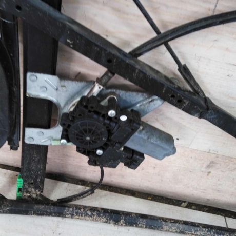 steklopodieemnik-elektriceskii-kupe-perednii-pravyi-audi-a3-8l-art-103342-big-4