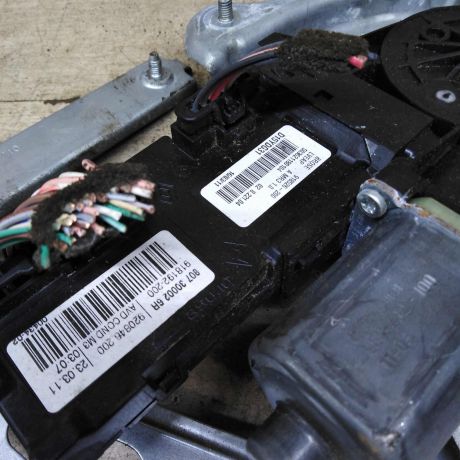 steklopodieemnik-elektriceskii-perednii-pravyi-renault-fluence-art-103438-big-5