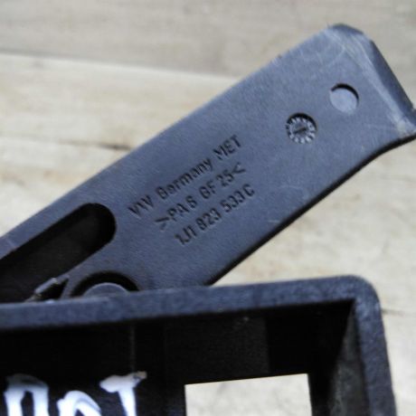 rucka-otkryvaniia-kapota-volkswagen-golf-4-volkswagen-bora-art-103765-big-4