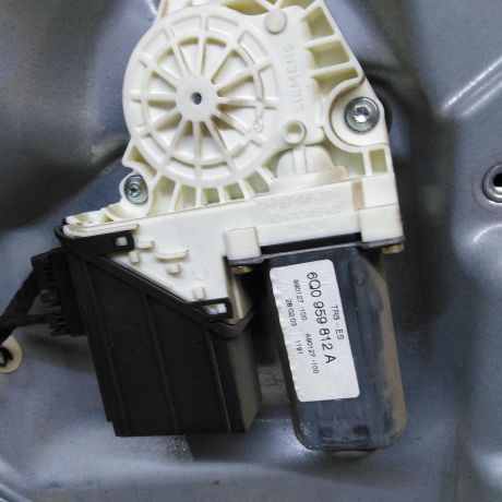 steklopodieemnik-elektriceskii-zadnii-pravyi-seat-cordoba-ii-art-104262-big-3