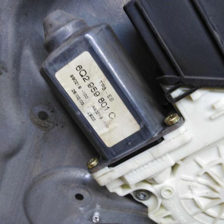 steklopodieemnik-elektriceskii-perednii-pravyi-seat-cordoba-ii-art-104905-big-1