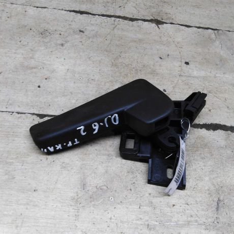 rucka-otkryvaniia-kapota-volkswagen-jetta-vi-art-105287-big-0