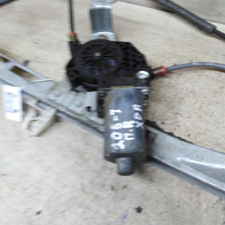 steklopodieemnik-elektriceskii-perednii-pravyi-peugeot-206-art-105617-big-1