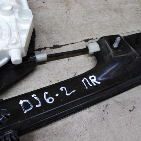 steklopodieemnik-elektriceskii-perednii-pravyi-volkswagen-jetta-vi-art-106041-big-2