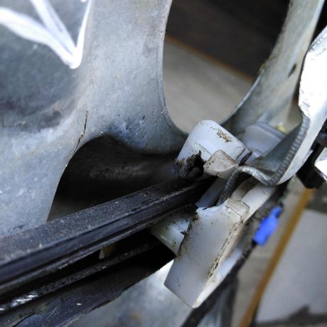 steklopodieemnik-elektriceskii-perednii-levyi-volkswagen-passat-b5-volkswagen-passat-b5-gp-defekt-kronsteina-art-107128-big-4