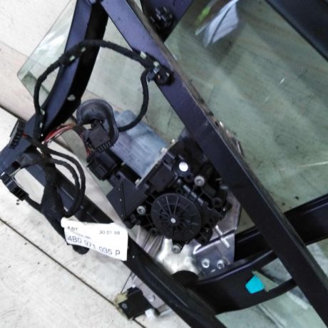 steklopodieemnik-elektriceskii-zadnii-pravyi-audi-a6-c5-art-107687-big-4