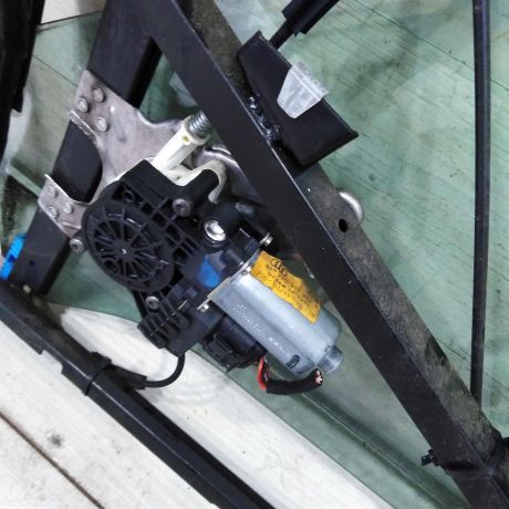 steklopodieemnik-elektriceskii-perednii-pravyi-audi-a6-c5-art-107714-big-6