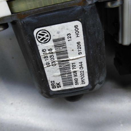 steklopodieemnik-elektriceskii-perednii-pravyi-volkswagen-tiguan-i-art-107865-big-3