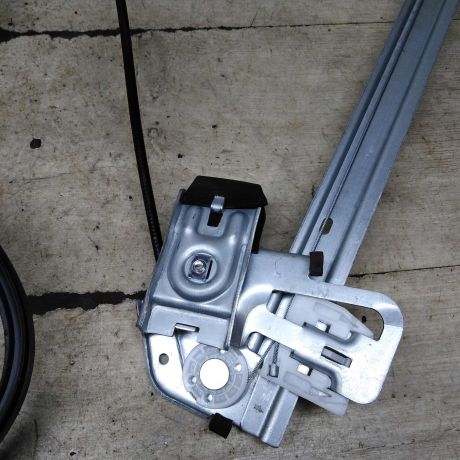 steklopodieemnik-elektriceskii-perednii-levyi-skoda-octavia-tour-art-108026-big-3