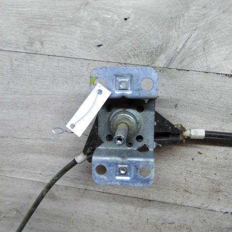 steklopodieemnik-mexaniceskii-perednii-levyi-volkswagen-transporter-t4-art-108521-big-2