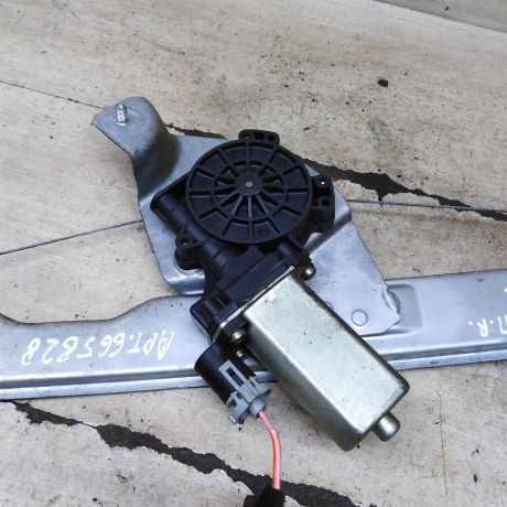 steklopodieemnik-perednii-pravyi-elektriceskii-renault-sandero-i-art-109024-big-3