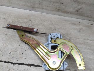 steklopodieemnik-mexaniceskii-zadnii-levyi-nissan-almera-classic-art-109096