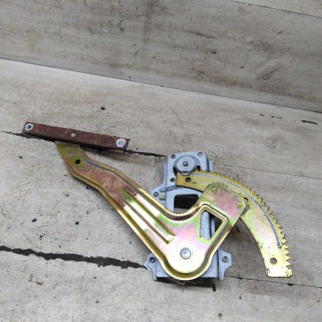 steklopodieemnik-mexaniceskii-zadnii-levyi-nissan-almera-classic-art-109096-big-0